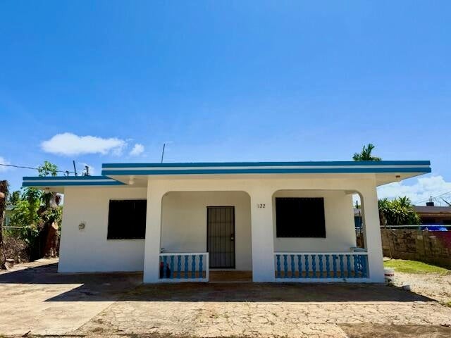 Facade of the property