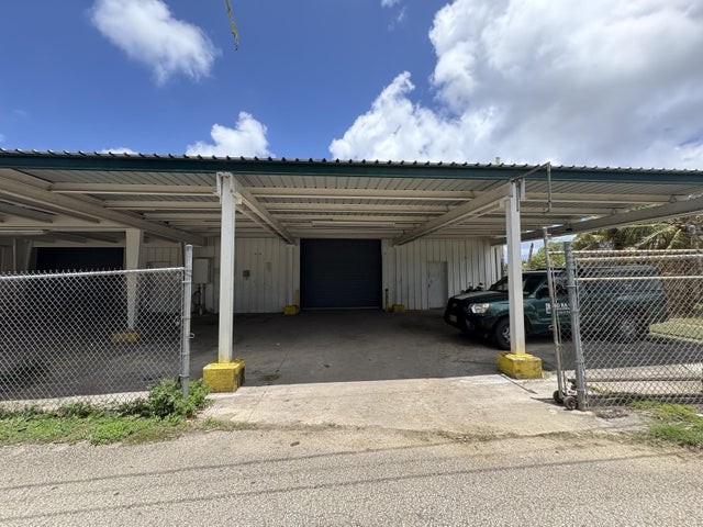 Entrance, Parking, & Gate